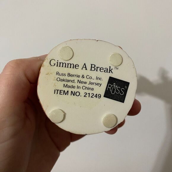 Vintage Russ Berrie "Gimme A Break" Figurine, Quirky Grandpa with Remote - Picture 3 of 9